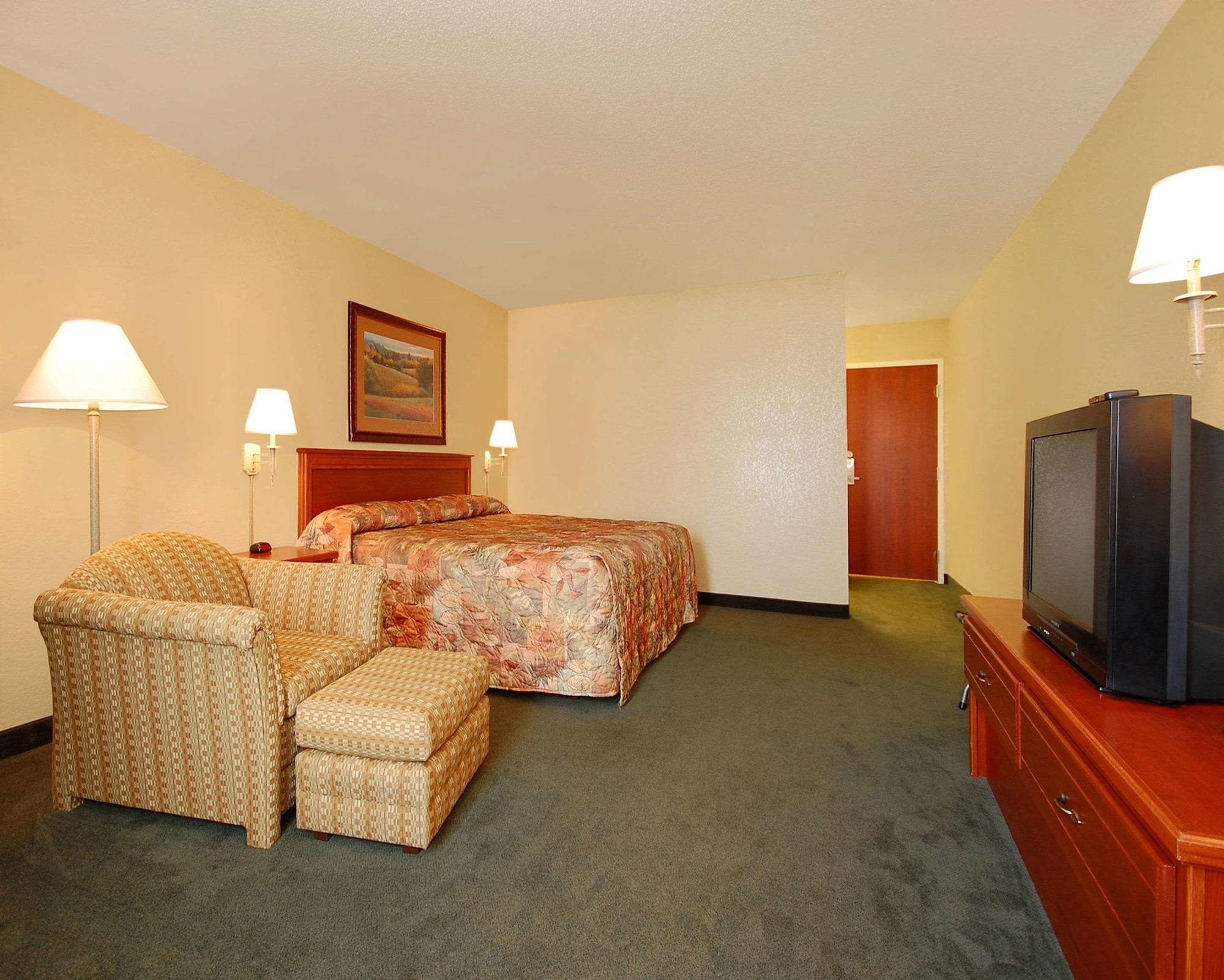 Econo Lodge Inn&Suites Kearney Esterno foto