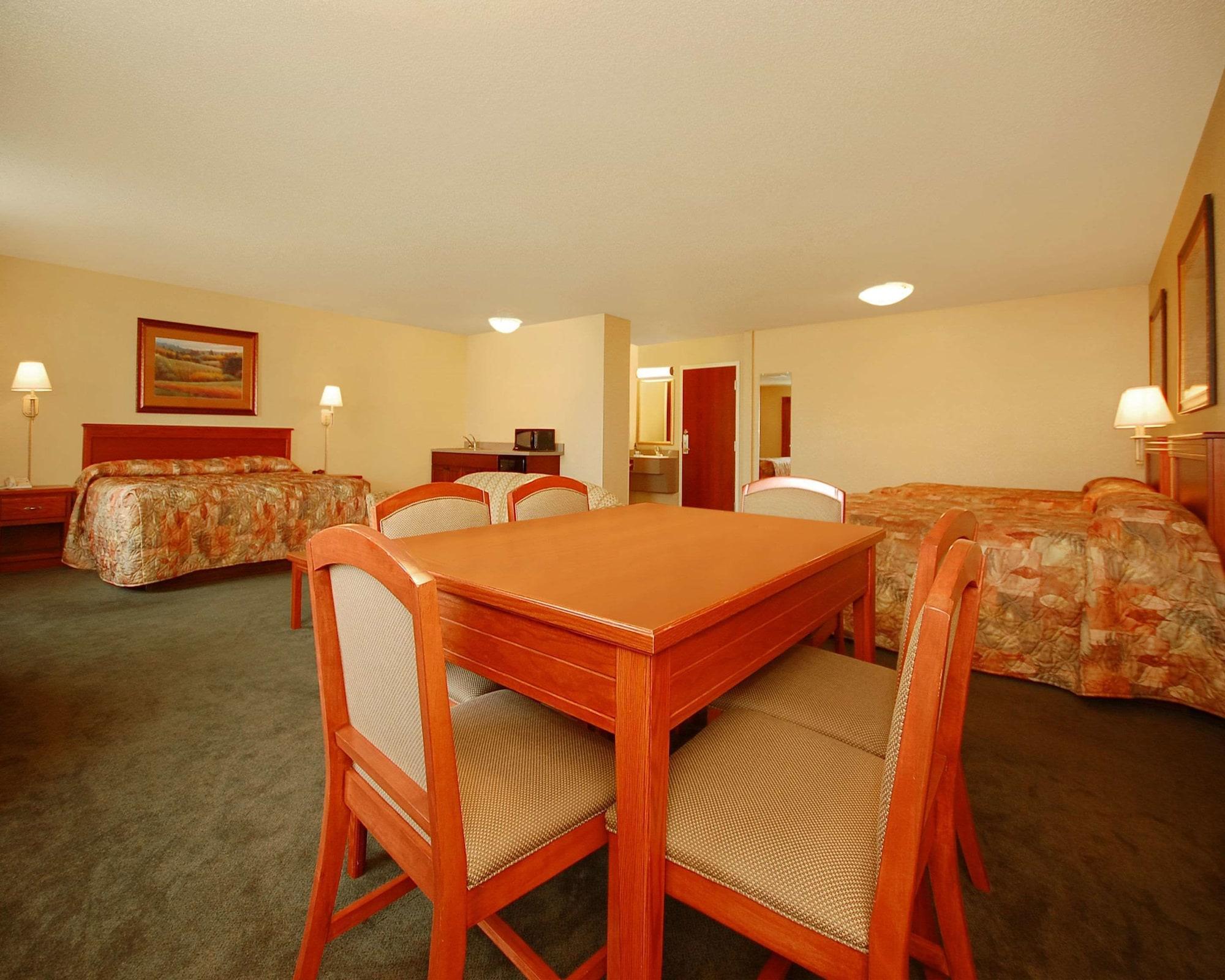 Econo Lodge Inn&Suites Kearney Esterno foto