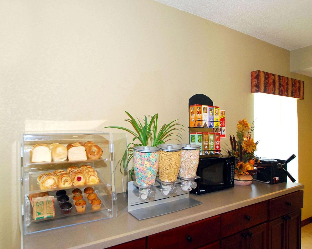 Econo Lodge Inn&Suites Kearney Esterno foto
